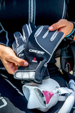 Load image into Gallery viewer, Tropical Gloves 2 mm
